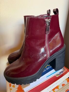 Steve Madden Women's Burgundy Patent Platform Ankle Boots